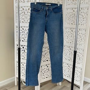 Levi 314 Shaping straight size 31 length is 34